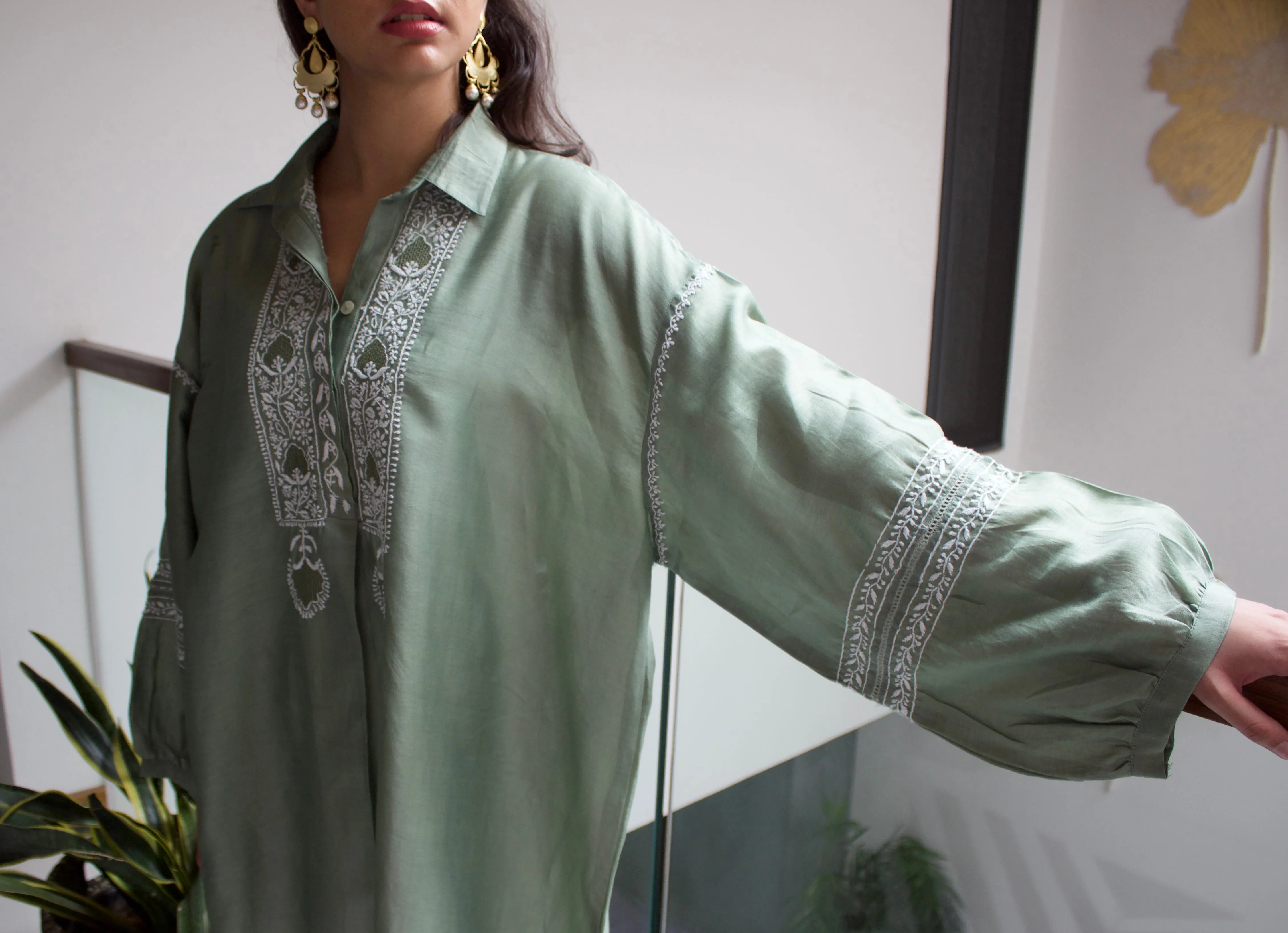 COLLARED SHORT KURTA - GREEN