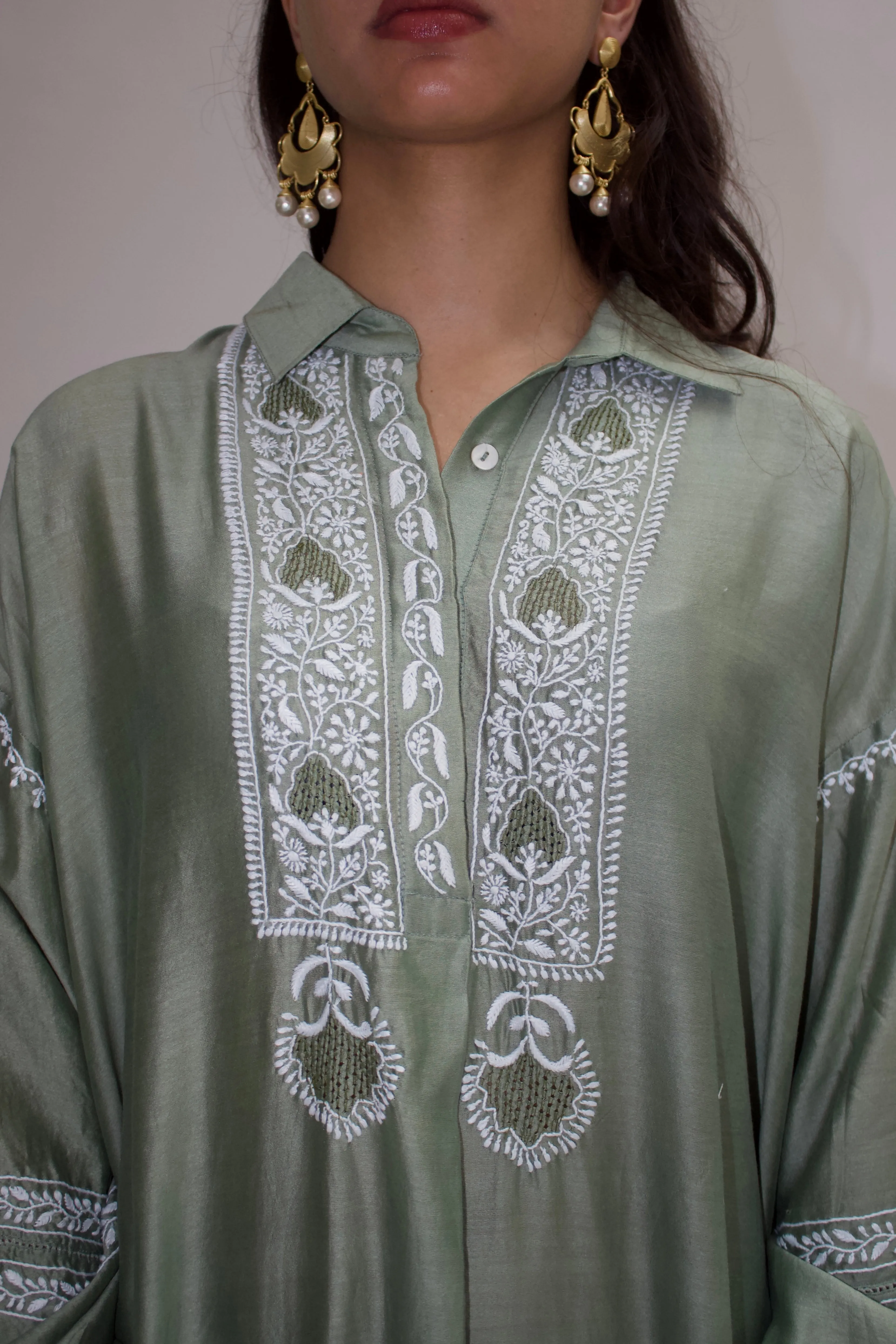 COLLARED SHORT KURTA - GREEN