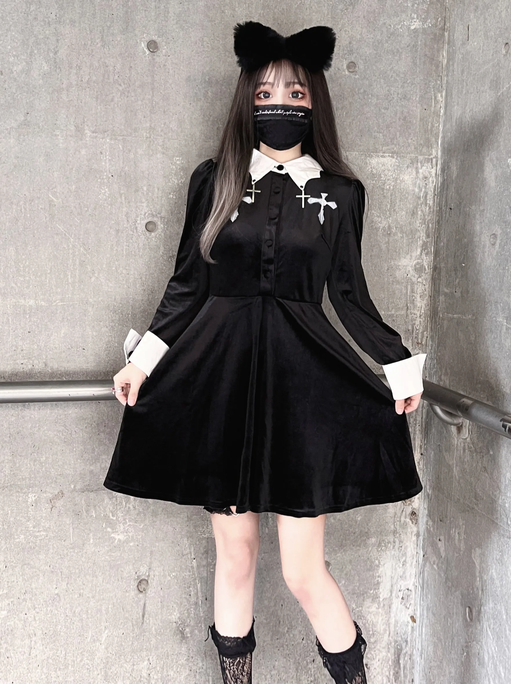 Dark Cross Velvet Dress    KF70335