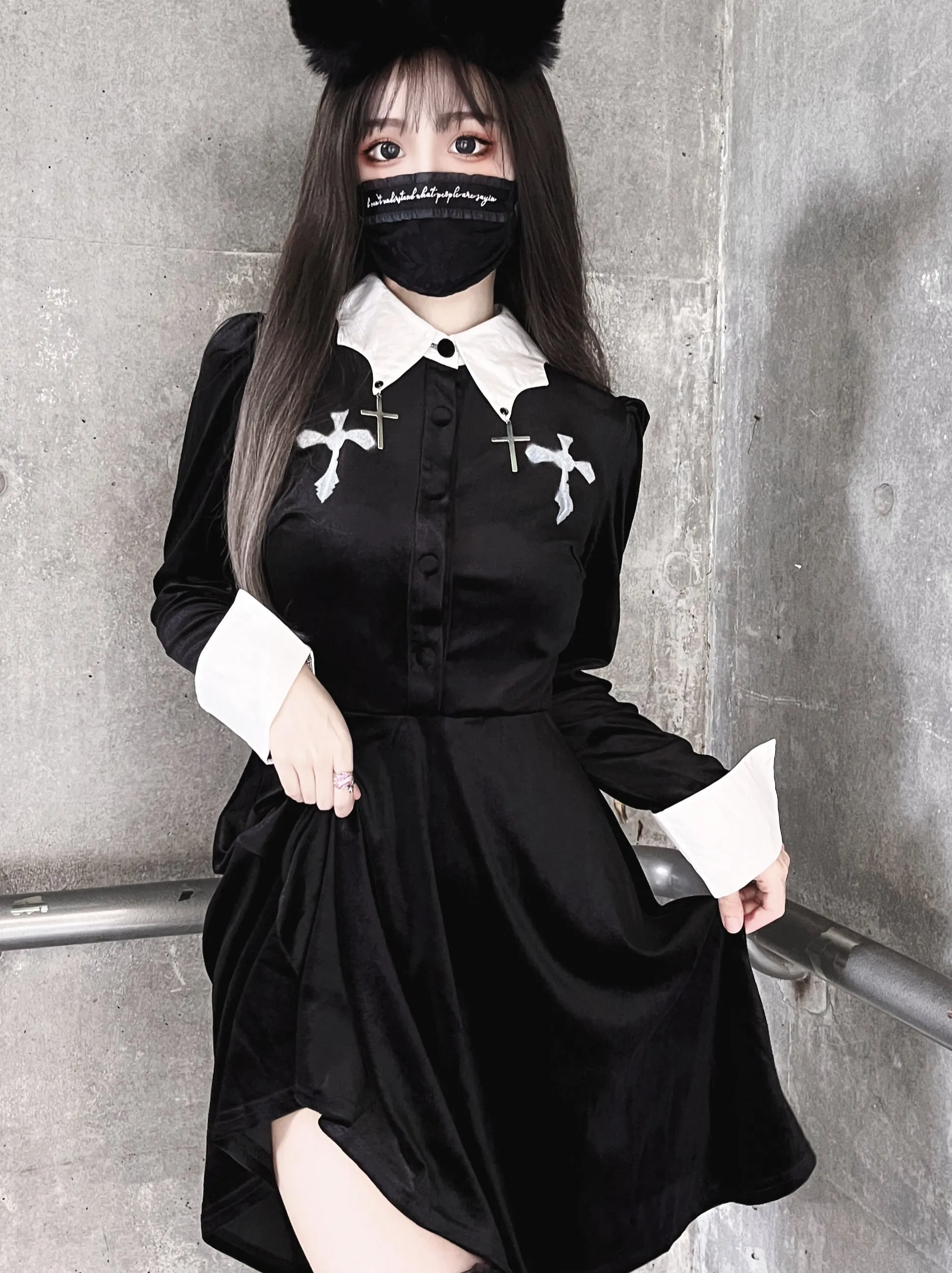 Dark Cross Velvet Dress    KF70335