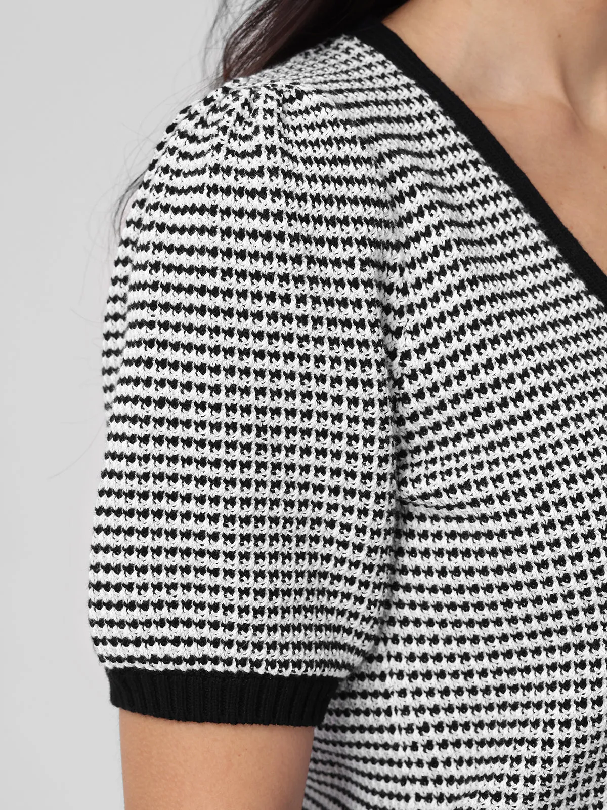 Elaine: Puff Sleeve Tie Front Top