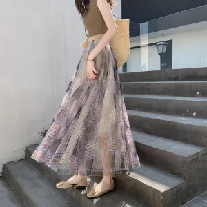 Flattering Slinky Skirt with Versatile Checkered Pattern