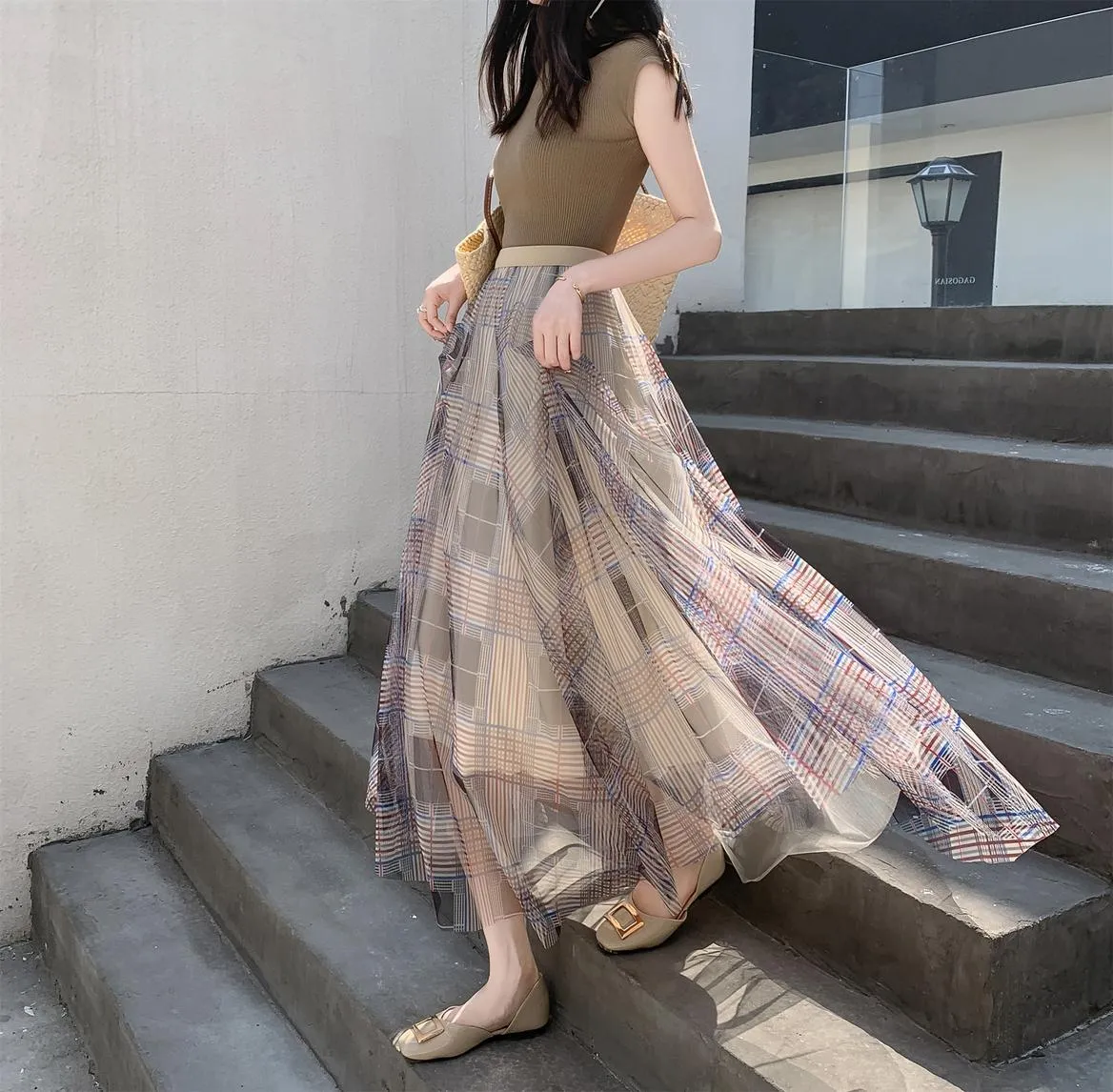Flattering Slinky Skirt with Versatile Checkered Pattern