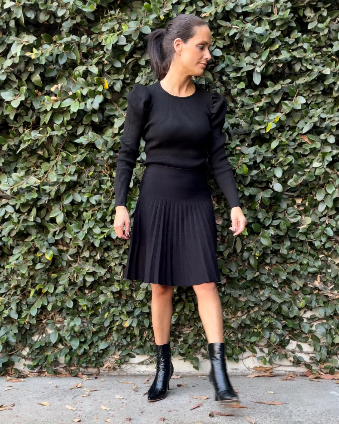 MM PUFFED SLEEVE RIBBED TOP.