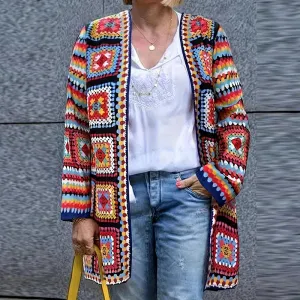 Neva - Ethnische Strickjacke in Retrofarben
