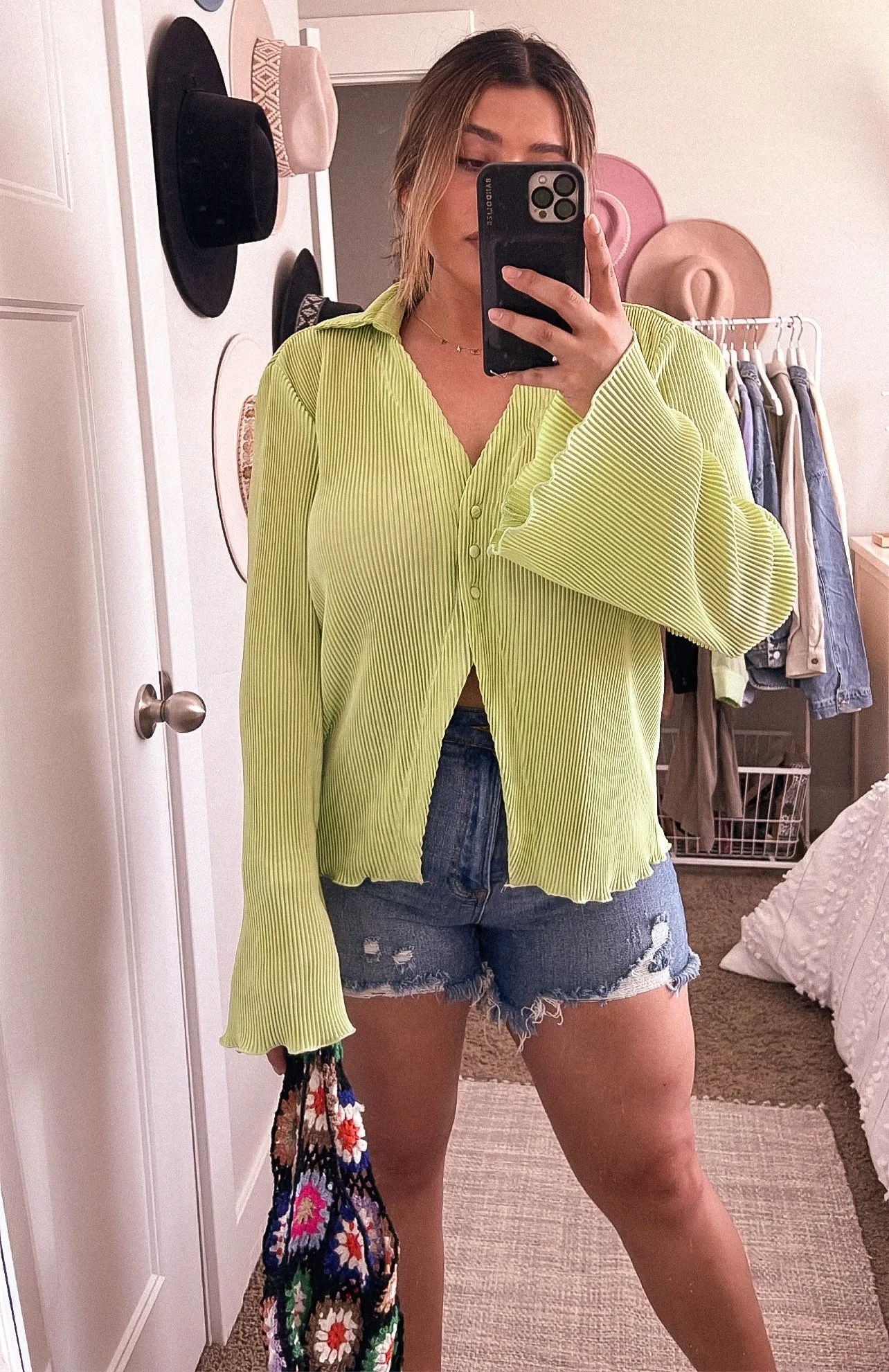 ojitos lindos pleaded bell sleeve top