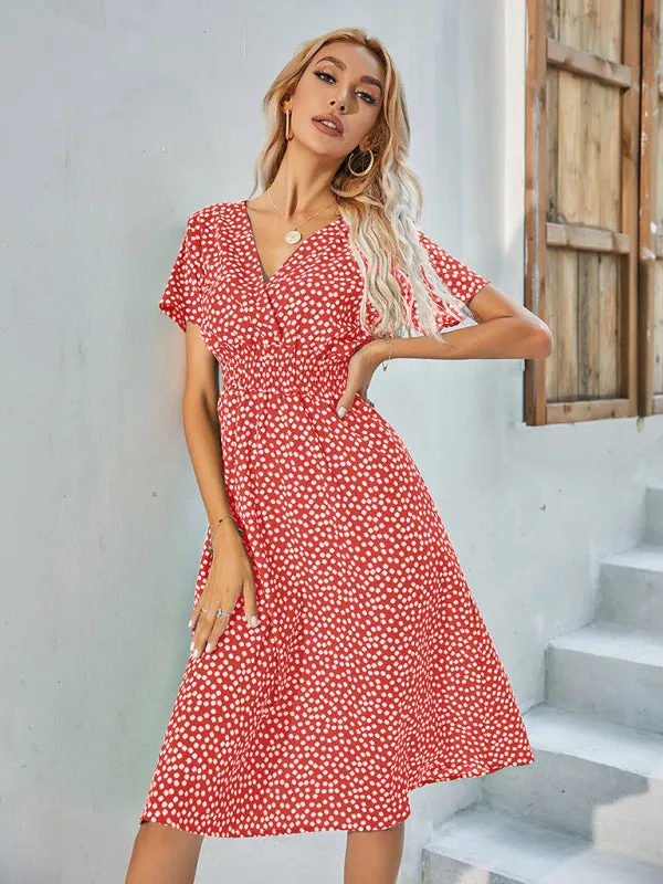 Polka Dot Midi Dress with V-Neck and Fitted Waist
