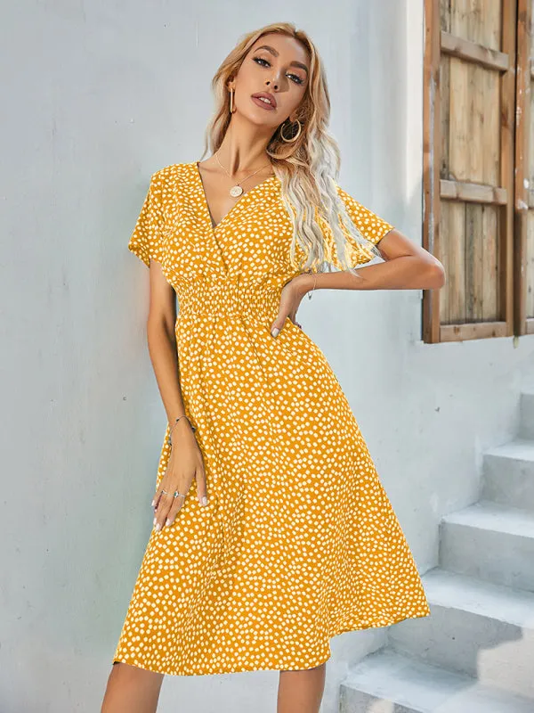 Polka Dot Midi Dress with V-Neck and Fitted Waist