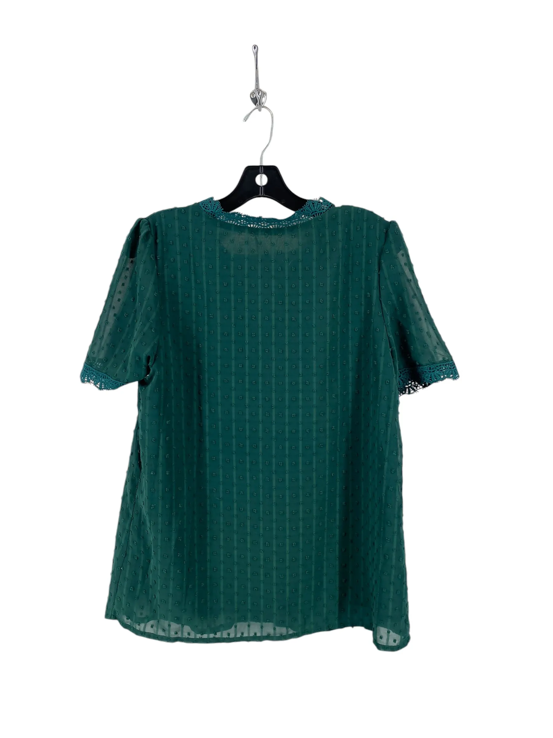 Top Short Sleeve By Clothes Mentor In Green, Size: M