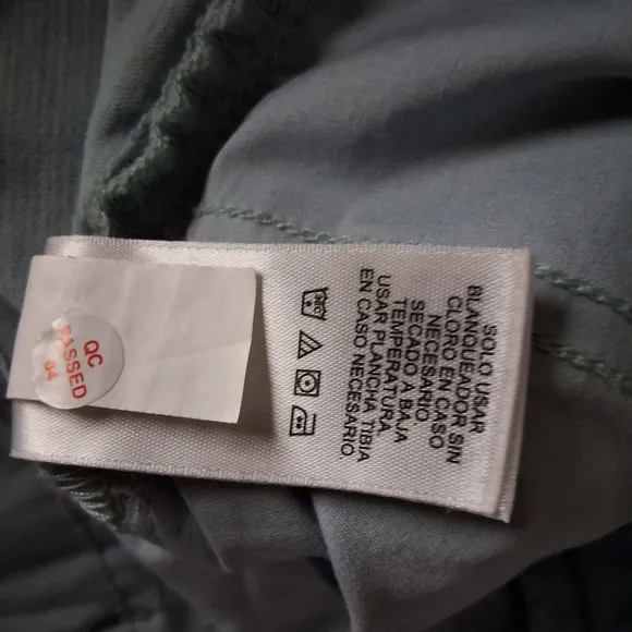 Vineyard Vines aqua Corduroy kick Flare Jeans 33