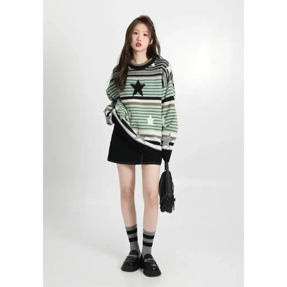 Vintage Aesthetic Knit Sweater with Charming Star Print