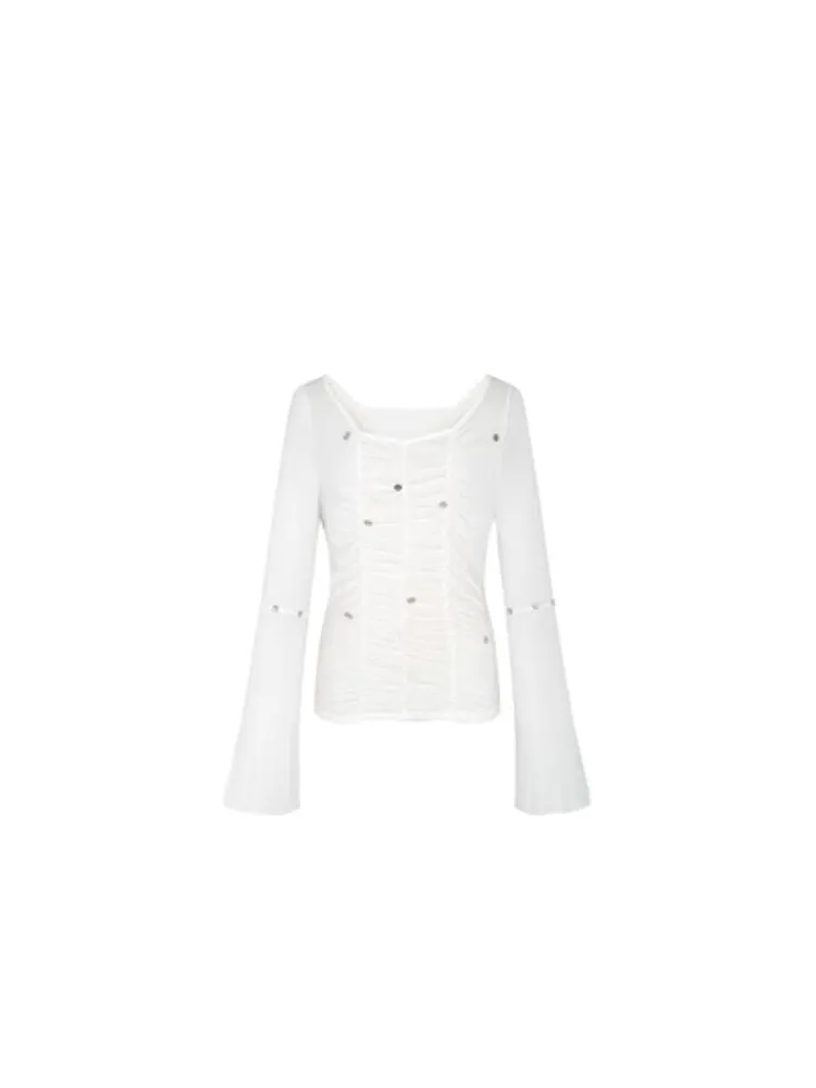 white bell sleeve inner bottoming shirt