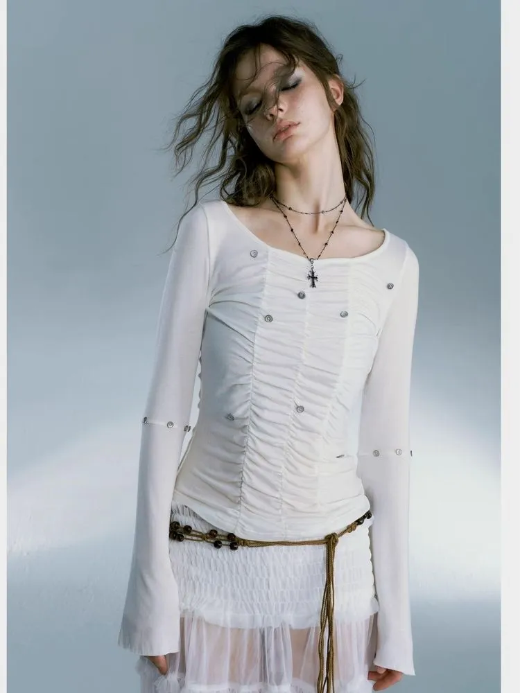 white bell sleeve inner bottoming shirt
