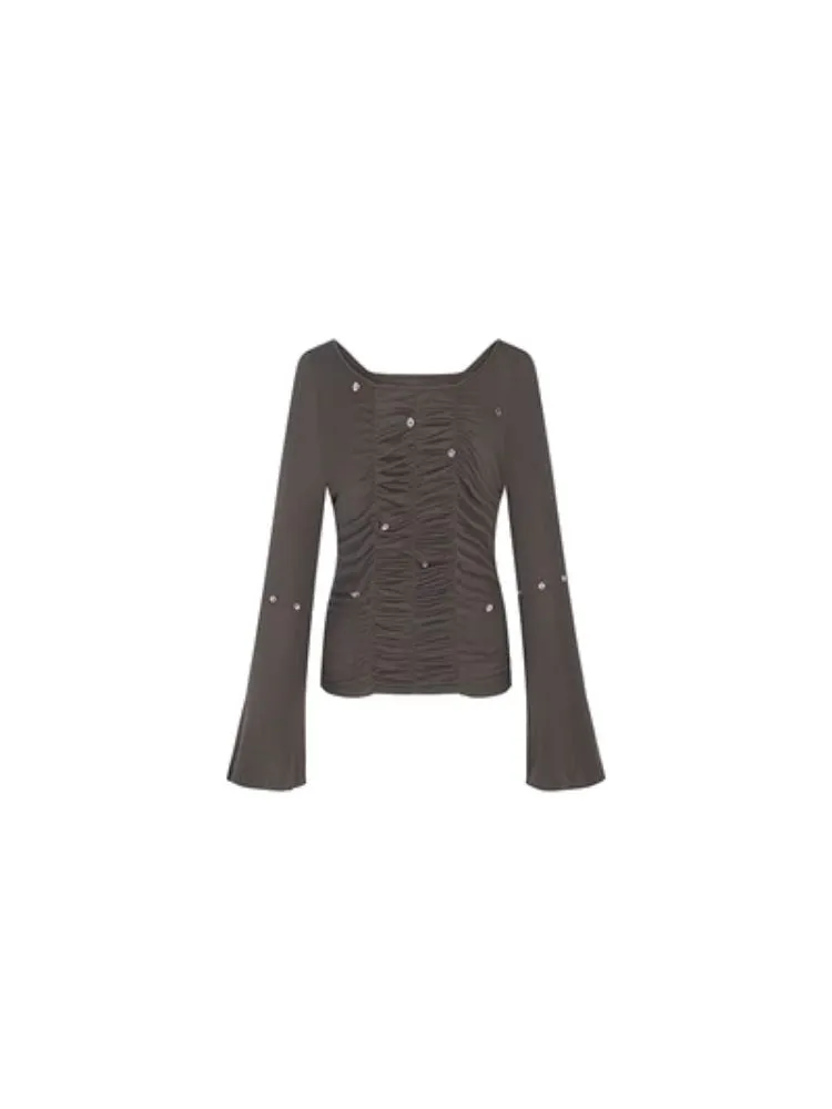 white bell sleeve inner bottoming shirt