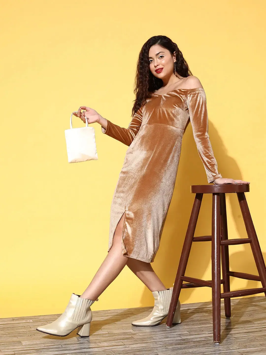 Women Gold Sweetheart Neck Velvet Bodycon Dress