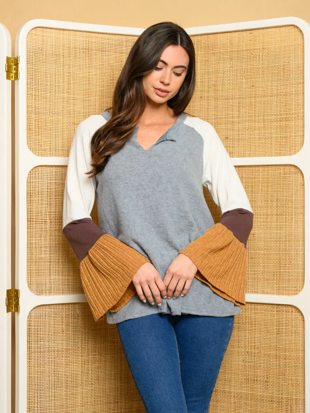 WOMEN'S LONG BELL SLEEVE V-NECK COLOR BLOCK TOP
