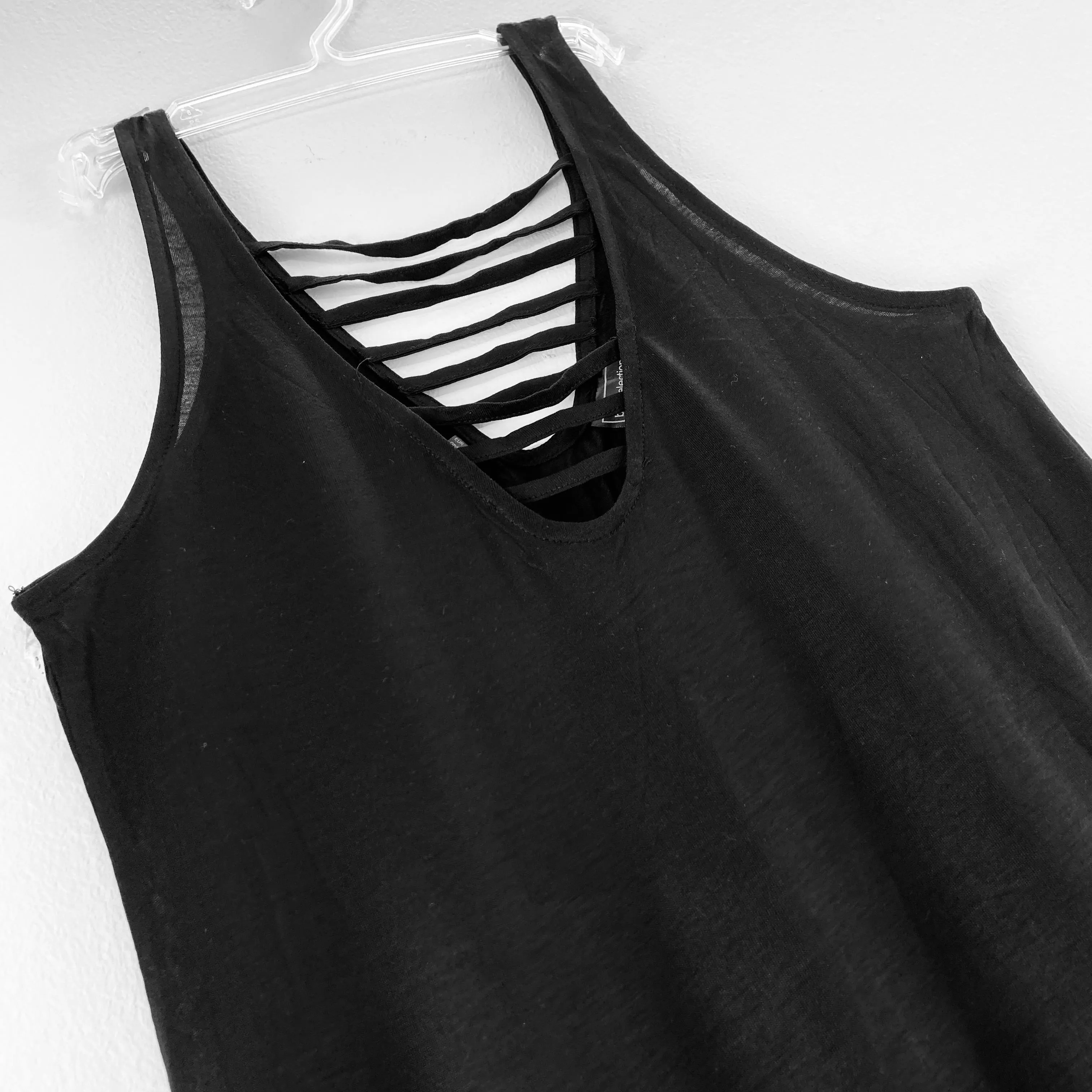 Womens Sleeveless Strappy Back Swing Tank Top